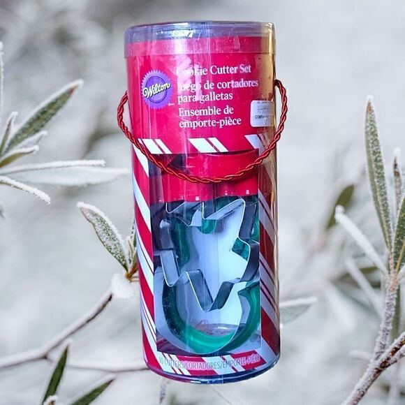 WILTON Christmas COOKIE CUTTERS Set of 10 . RED METAL in Tube - Picture 7 of 7